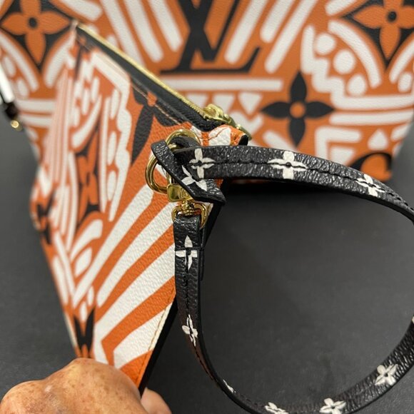 Louis Vuitton Monogram Giant Crafty Neverfull MM in Creme/Caramel (JB1316) - Picture 2 of 13